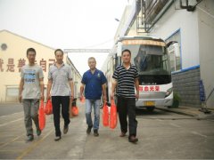 “我獻(xiàn)血，我光榮”