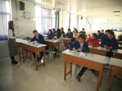 職工讀書會(huì)：春天送你一首詩(shī)