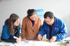 服裝車間技術人員重視新產(chǎn)品開發(fā)